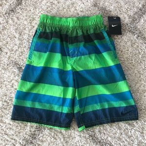NWT Nike Boys Volley Swim Shorts / Swim Trunks Size Small